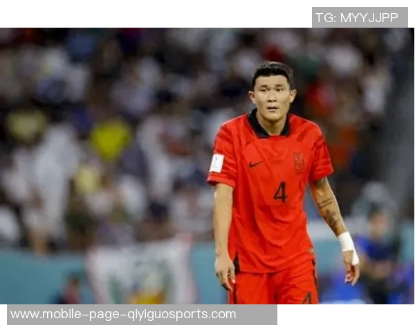 金玟哉因脚部与肩部疼痛缺席法兰克福比赛前景堪忧