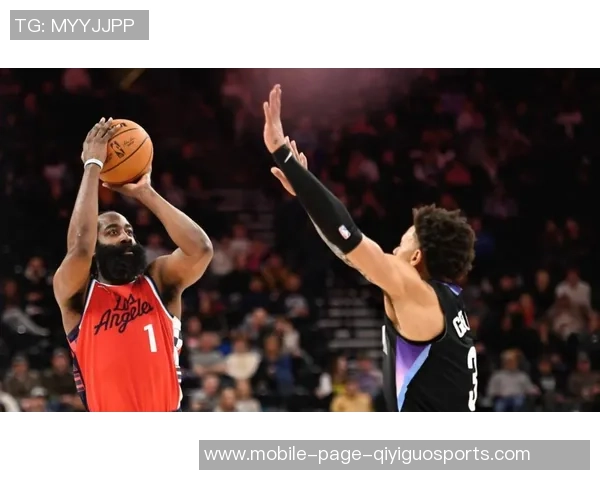 哈登上半场表现抢眼第二节独取14分助球队逆转局势